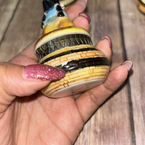 Vintage Trinket Box - Native American Girl with Bunny, Set of 4 - Picture 3 of 10